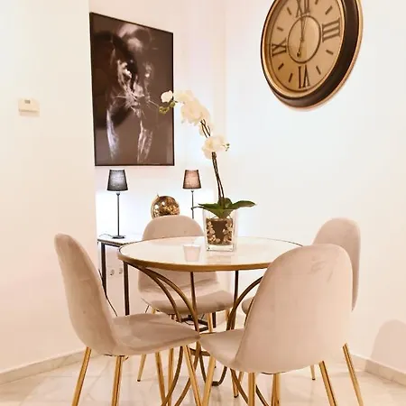 Precioso apartamento con patio en La Alameda Sevilla Habitación foto
