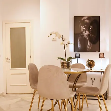 Precioso apartamento con patio en La Alameda Sevilla Habitación foto